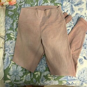 Lulu Lemon Align High rise 25’’